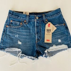 Levi’s 501 vintage mid rise distressed jean short
